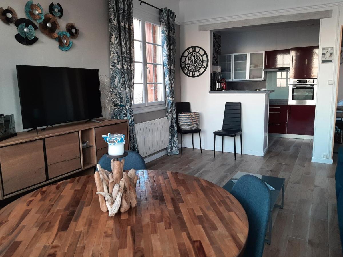 Au Gre Des Marees, Appartement Face A La Mer, Classe 3 Etoiles Ault Kültér fotó