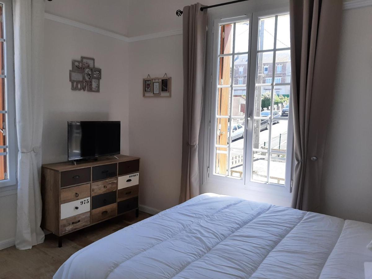 Au Gre Des Marees, Appartement Face A La Mer, Classe 3 Etoiles Ault Kültér fotó